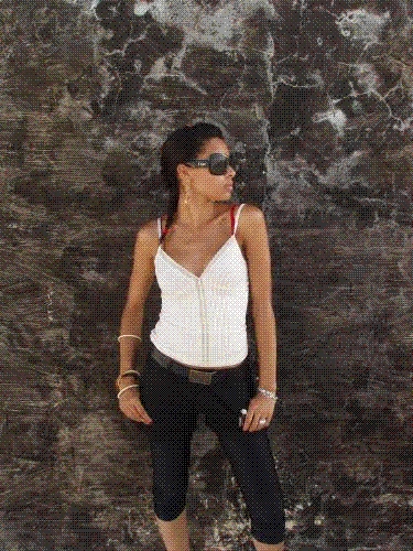 elle  c gg_la_bombe@hotmail.com